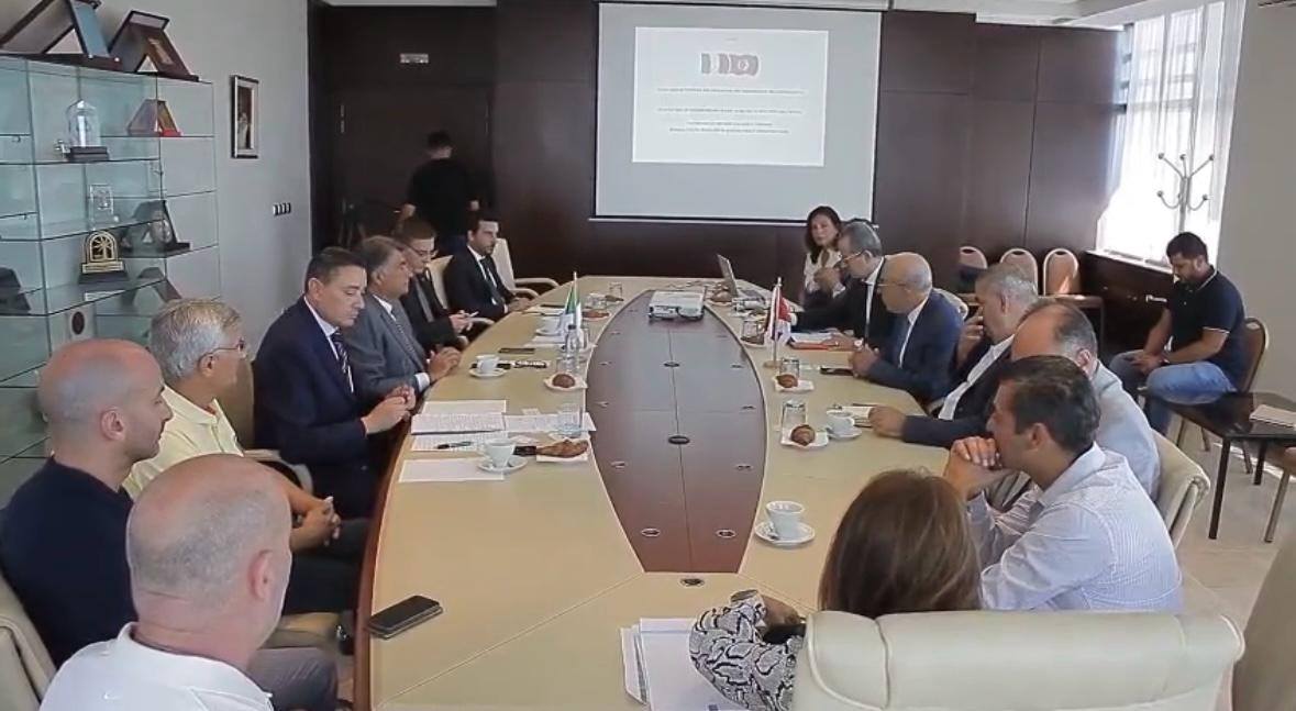 جلسة عمل بين منظمة الأعراف ووفد إيطالي لتعزيز التعاون في قطاع الجلود والأحذية